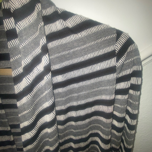 Gianni Bini open lightweight cardigan size small - Picture 8 of 15